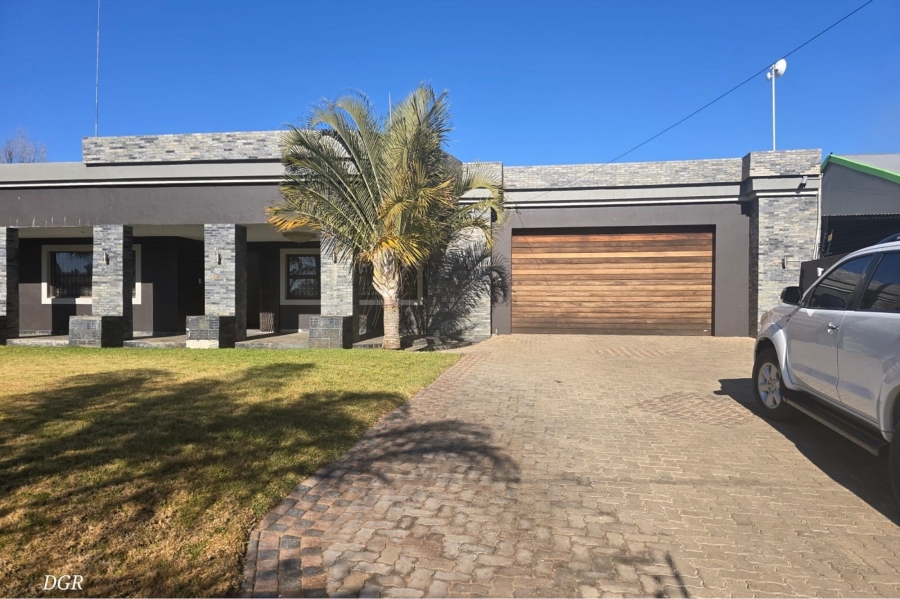 4 Bedroom Property for Sale in Hadison Park Northern Cape